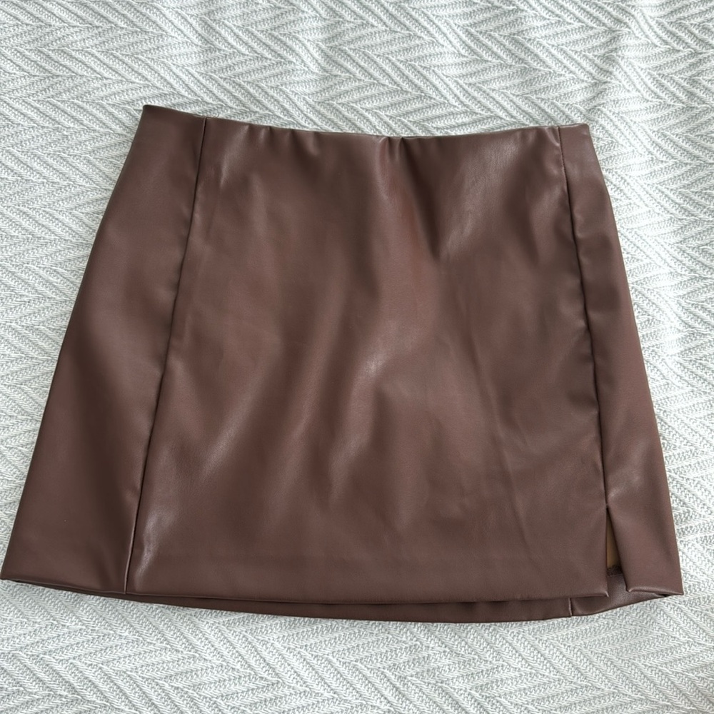 DIVIDED XS BROWN FAUX LEATHER SKIRT